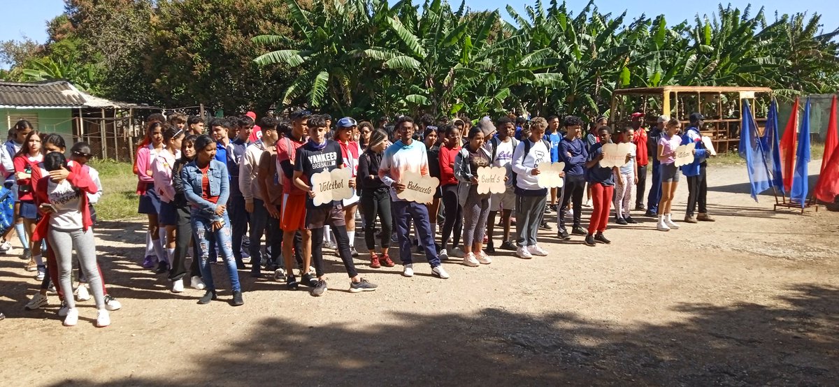 En la mañana de hoy se realizó la inauracion de la copa FEEM en el municipio Bolivia,que se extenderá por varios días.#EducaciónBolivia #CubaMined #BoliviaXCuba