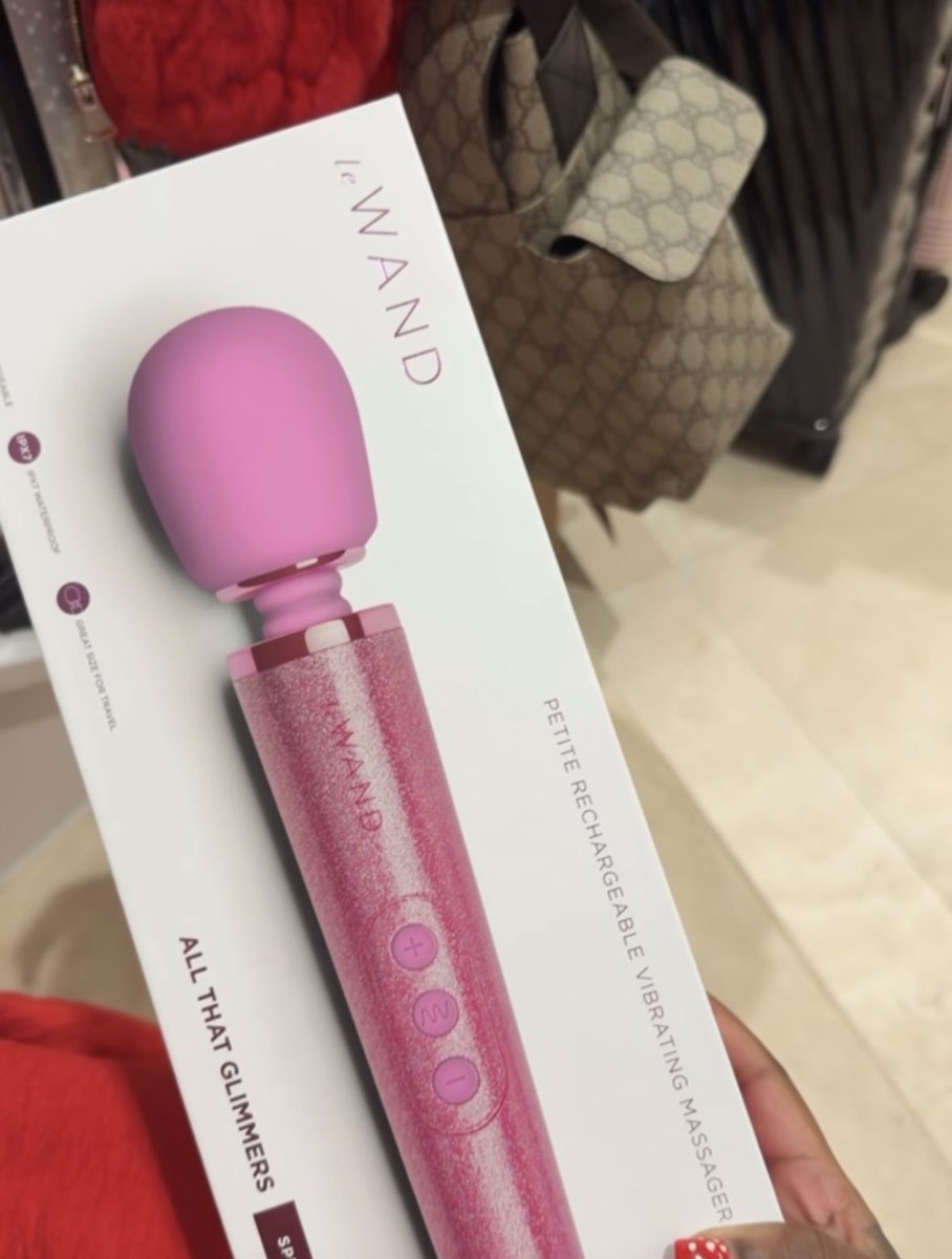 someone buy it i’ll give you free ft shows for a month😓