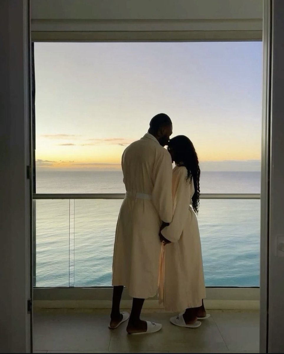 luvblessingz's tweet image. Having events and vacations planned really is the cheat code to enjoying life.🥂