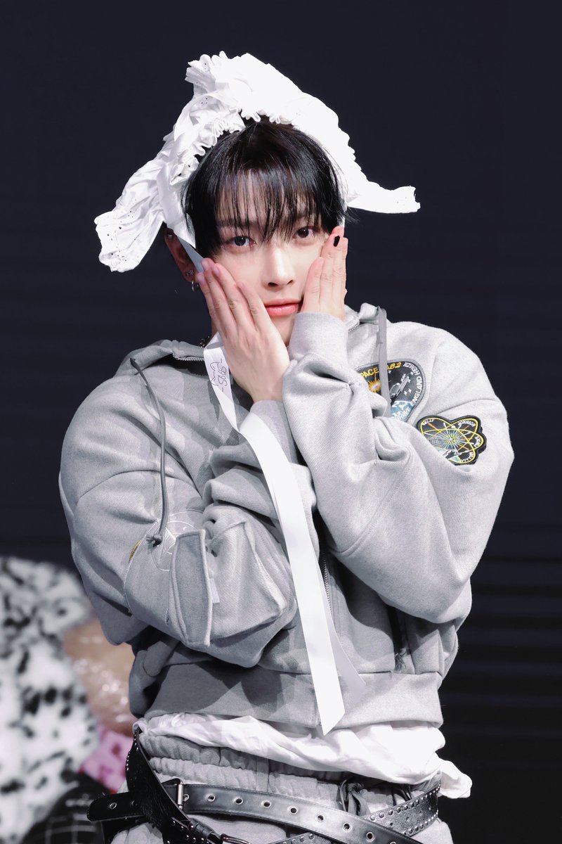 simple_six66's tweet image. 260208 makestar

#HONGJOONG  #홍중 #ATEEZ #에이티즈