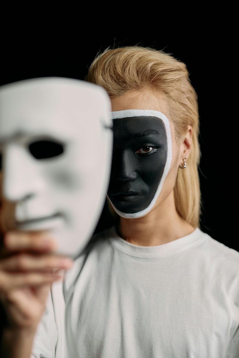 «Las circunstancias no hacen al hombre, solo lo revelan».

— Epicteto