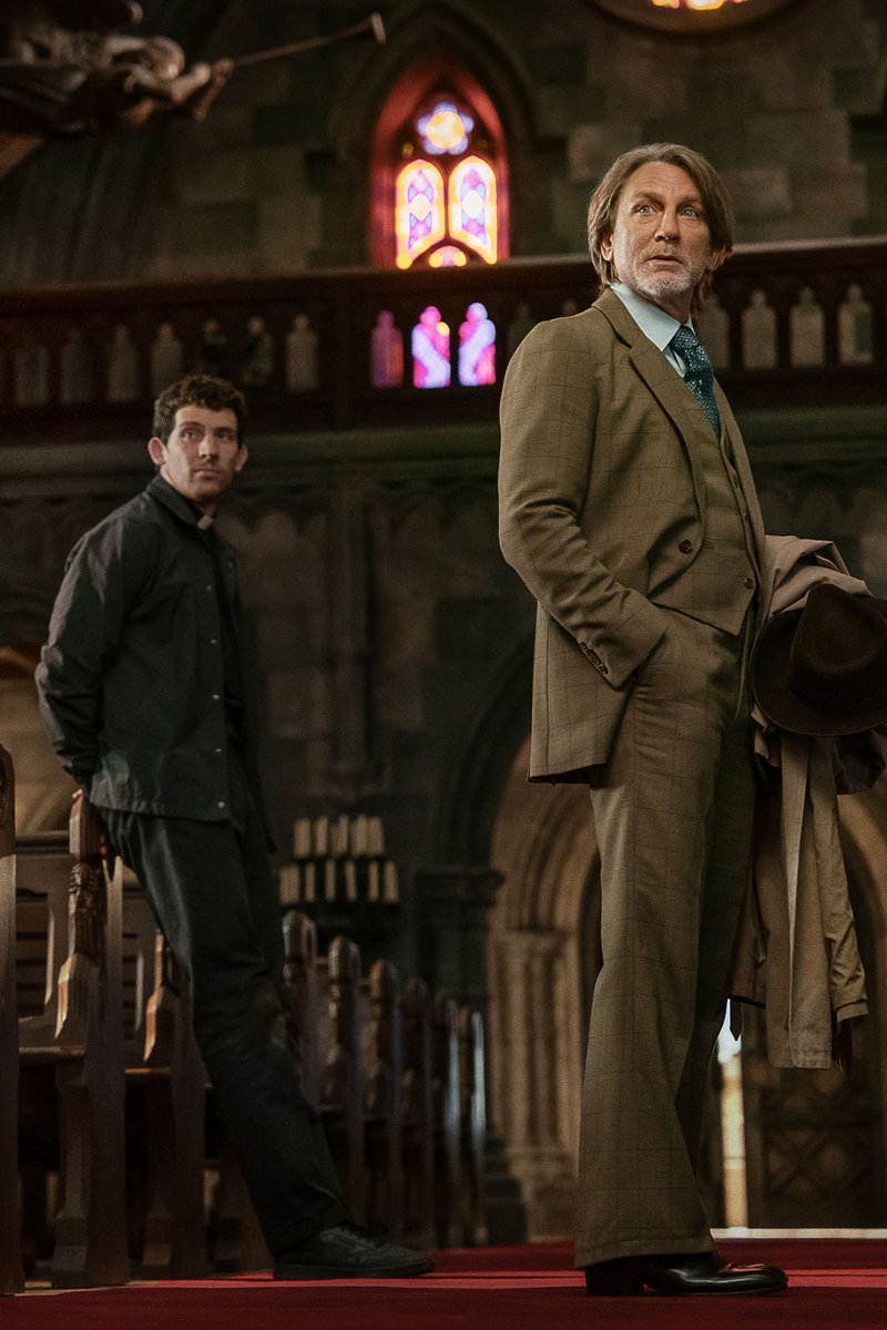 pedrobottom's tweet photo. #WakeUpDeadMan - Knives Out continues with the flamboyant Benoit Blanc at the helm in this adult Scooby-who dunnit. Maybe my favourite so far. Daniel shines and so does Josh - good work fellas nice job. 3.5/5 https://t.co/MPnJHYosgx