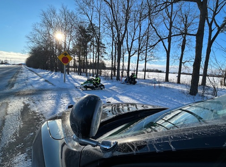 OPP_WR's tweet photo. #OPP officers will be out on #snowmobile patrol this week as #snowmobilesafetyweek runs Feb 9th - 16th. Police will be checking for rider sobriety, proper licencing and documentation, monitoring speed, and checking equipment. Please drive sober and be prepared in the event you are stopped by our officers. For information on #ontario snowmobile trails, visit https://t.co/6vo3KfOufO and please be respectful of landowners who allow these trails to exist for your enjoyment. Remember, trail safety is everyone's responsibility!
#HuronOPP #SouthBruceOPP #WellingtonOPP #PerthOPP #GreyBruceOPP ^cs.