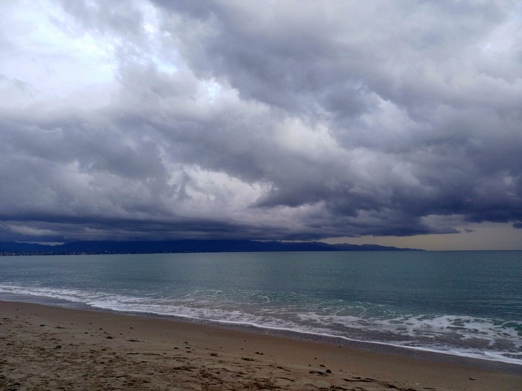 quasiunaltro's tweet image. Direi che ne stiamo uscendo senza problemi.
#MondayMotivation #clouds #rainydays #NaturePhotography #PictureOfTheDay #photography #photooftheday