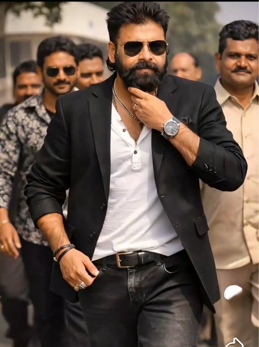 🎵🎶హే ఎక్కే దిగే కిక్కులోన దక్కేదేముందే  🎶అరేయ్ చచ్చేదక తిక్కెఉండాలే..🎶🎶

కళ్ళు కాంపౌండ్ లో సాంగ్ అదిరిపోయింది ...🥵🥵🥵
#UstaadBhagatSingh