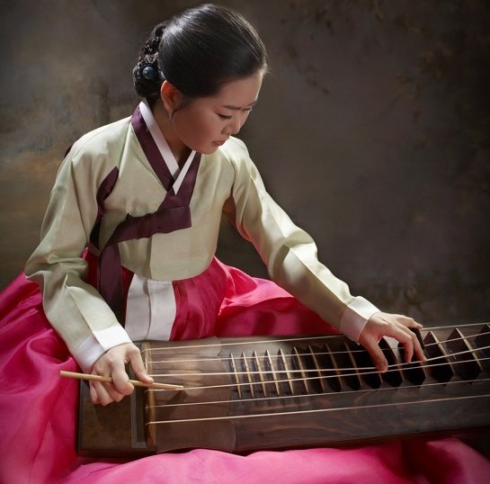 chukbaik's tweet image. 고구려와 현대의 거문고