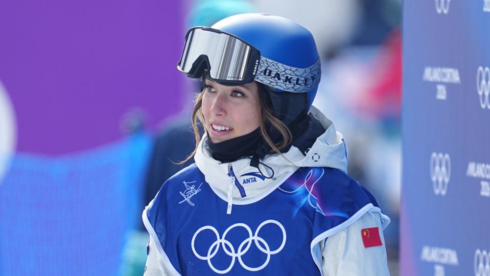 Forbes's tweet image. Eileen Gu Says She Is ‘Carrying The Weight Of Two Countries’ After Olympic Loss
go.forbes.com/gA5NGn