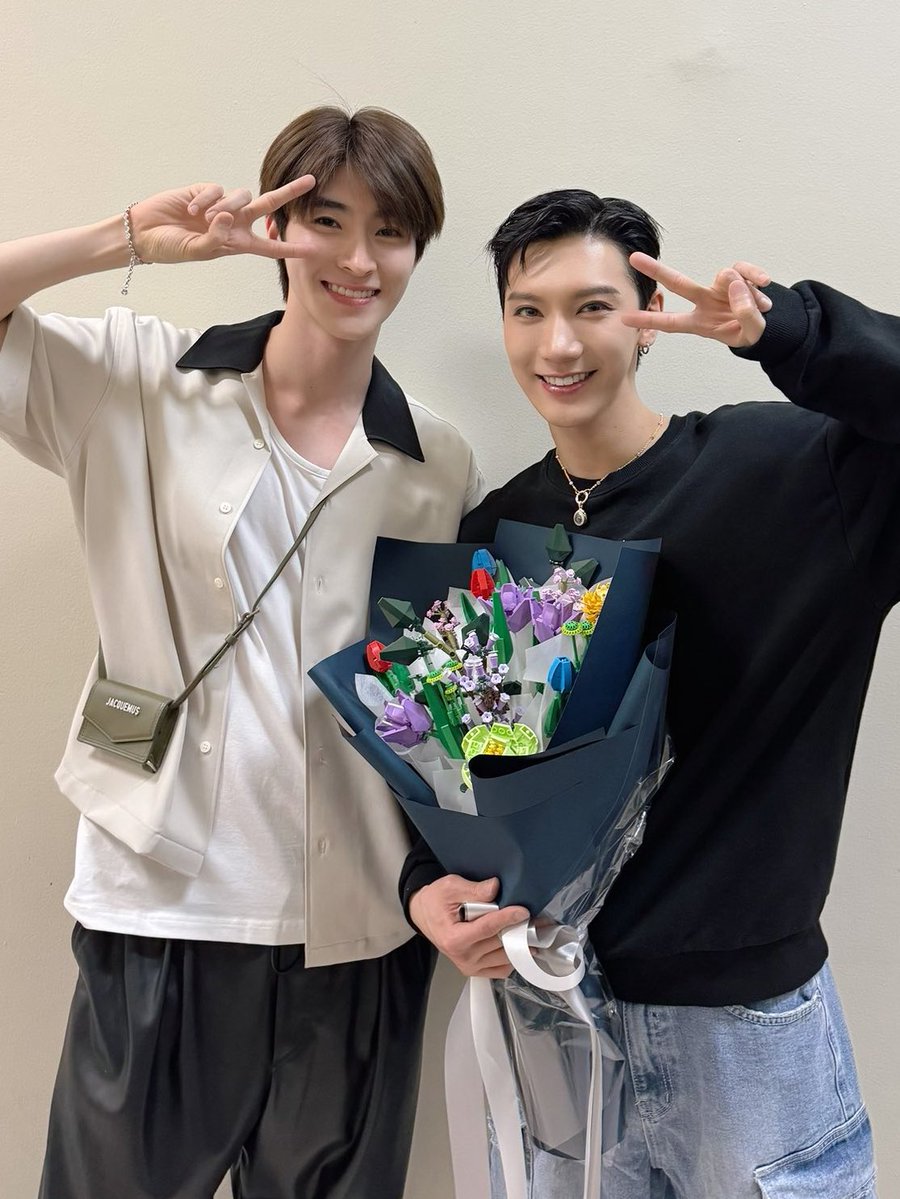 มึง “แค่วินาทีเดียวก็พอให้ใจลอยไป หายไปเพราะเธอ” เพลงหวานมาก ฟีลตกหลุมรักตั้งแต่วินาทีแรก น้องบลูมีอะไรจะบอกพี่มั้ย