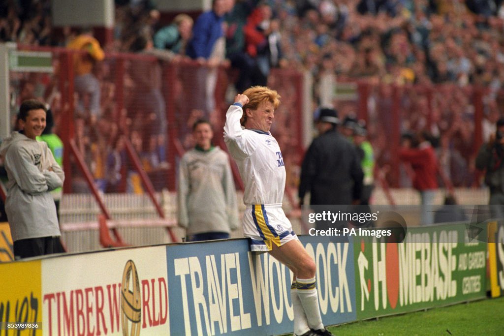 LowfieldsLad77's tweet photo. Strach’s birthday today. 
All the best, to him. 

Still makes me 😁 this. ✅ #lufc https://t.co/zY6Tdqi88n
