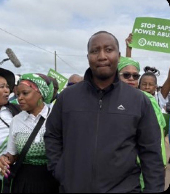 thabanisandile3's tweet photo. #xolani is he the Messiah or Hero of our generation https://t.co/5GKpElY8qD