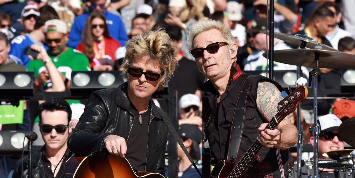 EVERYBODY NEEDS TO GET MORE GREEN DAY PILLED NOW!!!
THEY DESERVE SUPPORT NOT FRICKIN HATE, THAT'S RIGHT WING'S JOB.