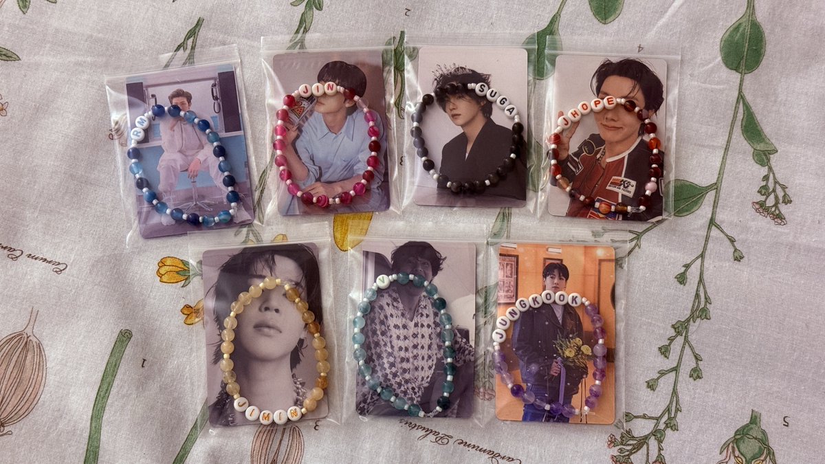 CosmikGirl19's tweet photo. Bracelets available in Madrid on June 26 and 27 💜 #BTS #BTSComeback2026 #BTS_WORLDTOUR #BTS_ARIRANG #BTSTour2026 https://t.co/B7BLRZYR5s
