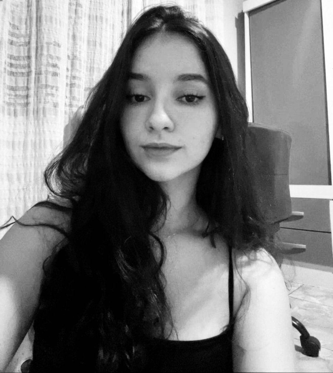 CrimesReais's tweet image. 🚨 Jovem é esfaqueada mais de 15 vezes, tem o rosto recortado e é entubada, após recusar pedido de namoro. 

“Ela agradeceu as flores e o chocolate e falou que não tinha intenção de namorar, que estava focada nos estudos. O sonho dela é ser médica.”