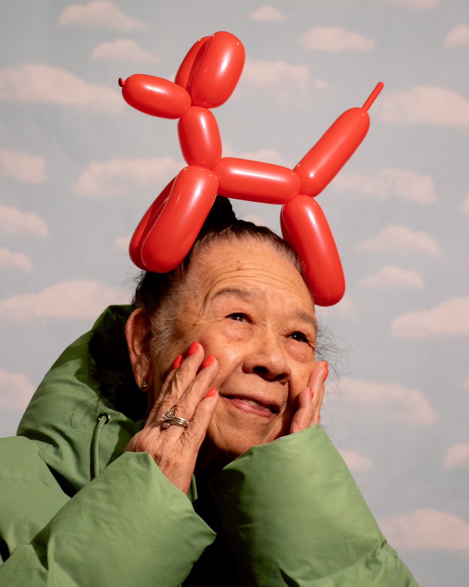 peter_devito's tweet image. my grandma turned 89 last month, and wanted to do another birthday photoshoot with balloons, so I learned how to make balloon dogs (surprisingly easier than I expected) 🎈