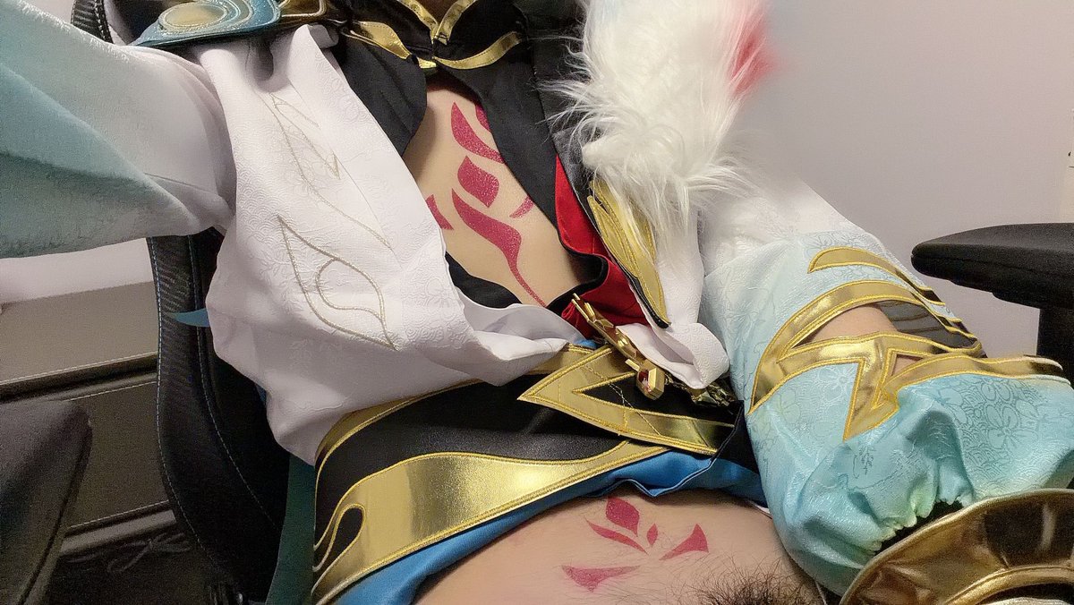 Kamisato_Ayto's tweet photo. 纹身贴到底是谁发明的...
#亚连落雪白狼 #王者荣耀 #R18 #cosplay #ooc致歉 https://t.co/ZVMplhTU6C