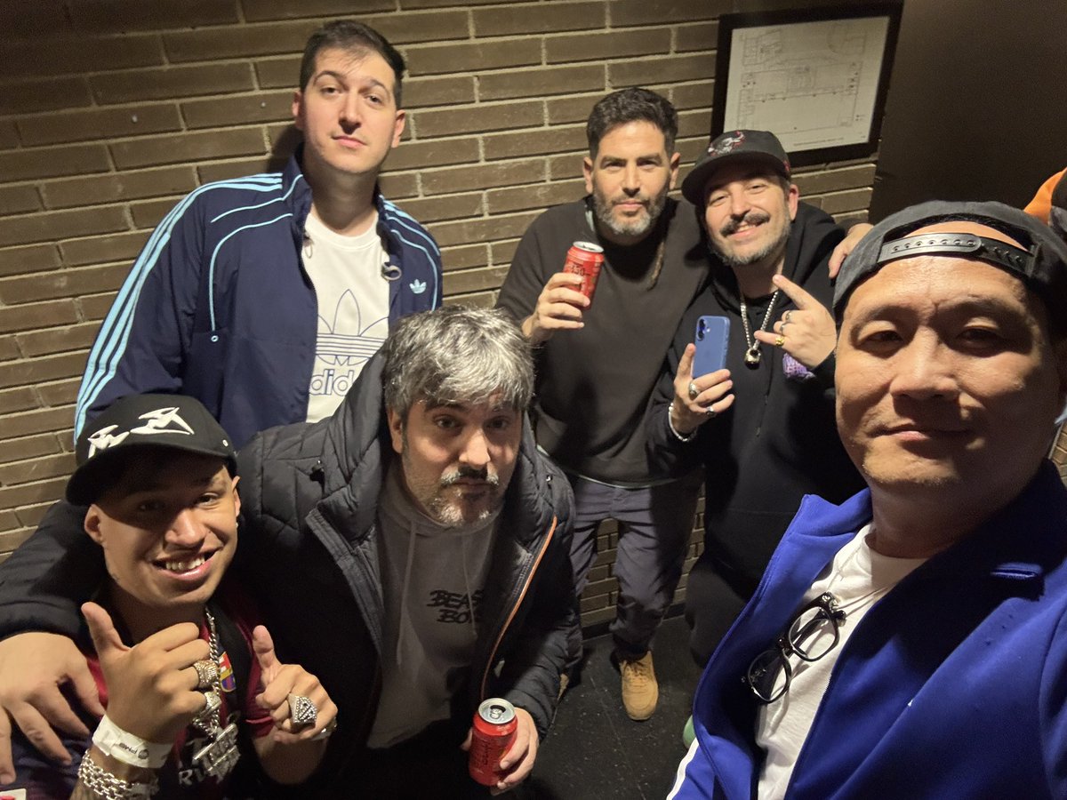 Urban Roosters tweet media