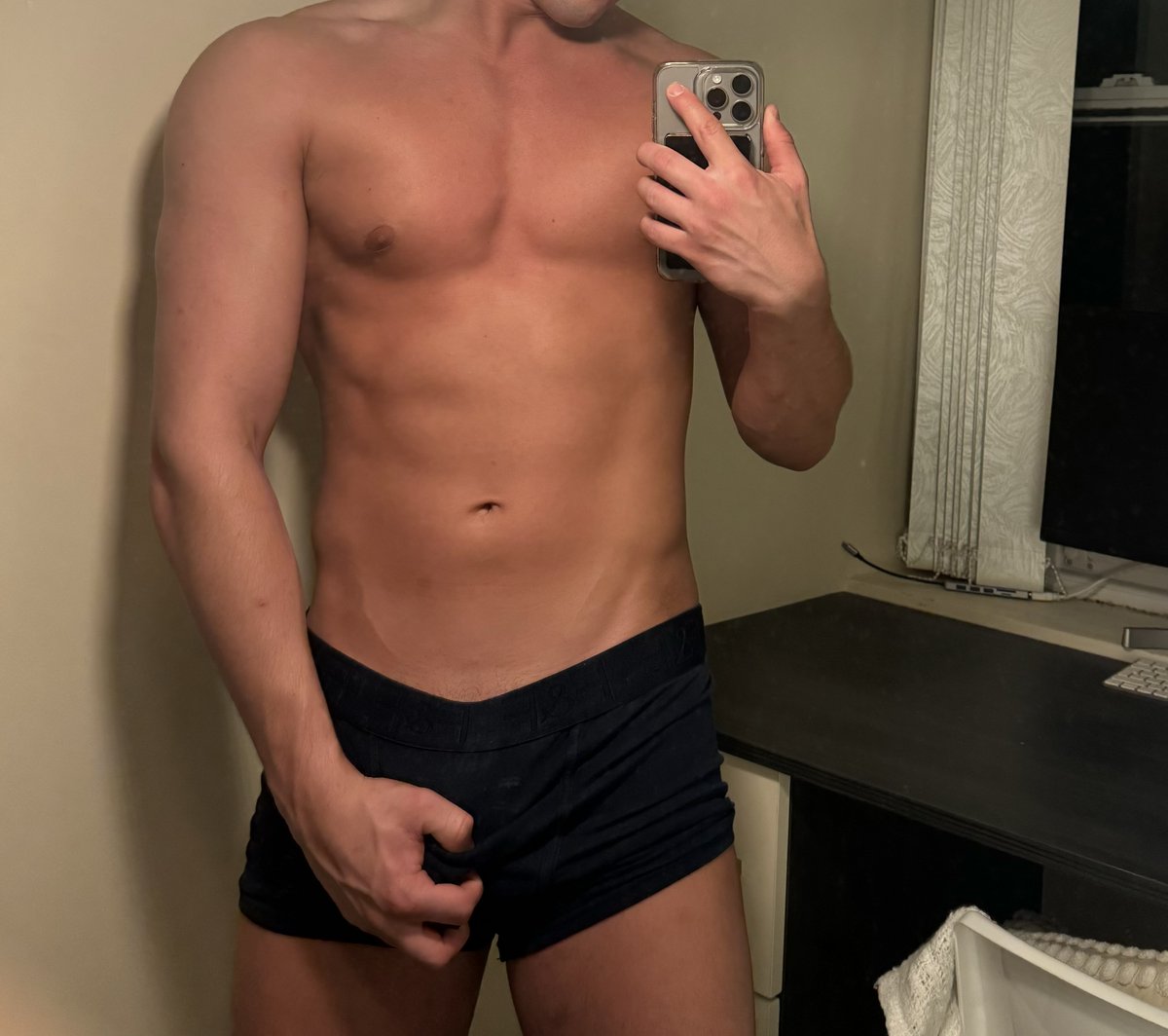 verslads's tweet photo. Chudai 👀

Who wants to suck on my big balls 😈 https://t.co/fxpUfqJNKD