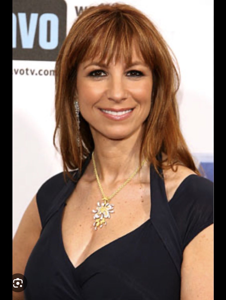 KeepinItReal247's tweet photo. The nerve of talking about someone with a facelift or any of that cause girlll your hit 🤢🤢🤮🤮@Jillzarin https://t.co/mhIuD7cORE