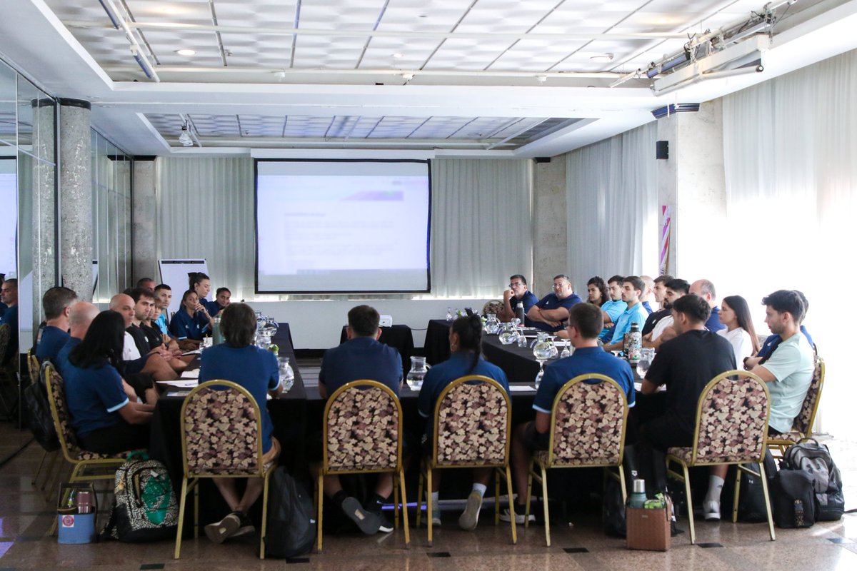 📝 Estructura, metodología y desarrollo: encuentro clave del staff de las Selecciones 5x5 y 3x3

➡️ Fueron dos jornadas de trabajo en Buenos Aires para consolidar la forma de trabajo y planificar el año de todas las Selecciones Nacionales

🖇️ argentina.basketball/ver/noticia/es…