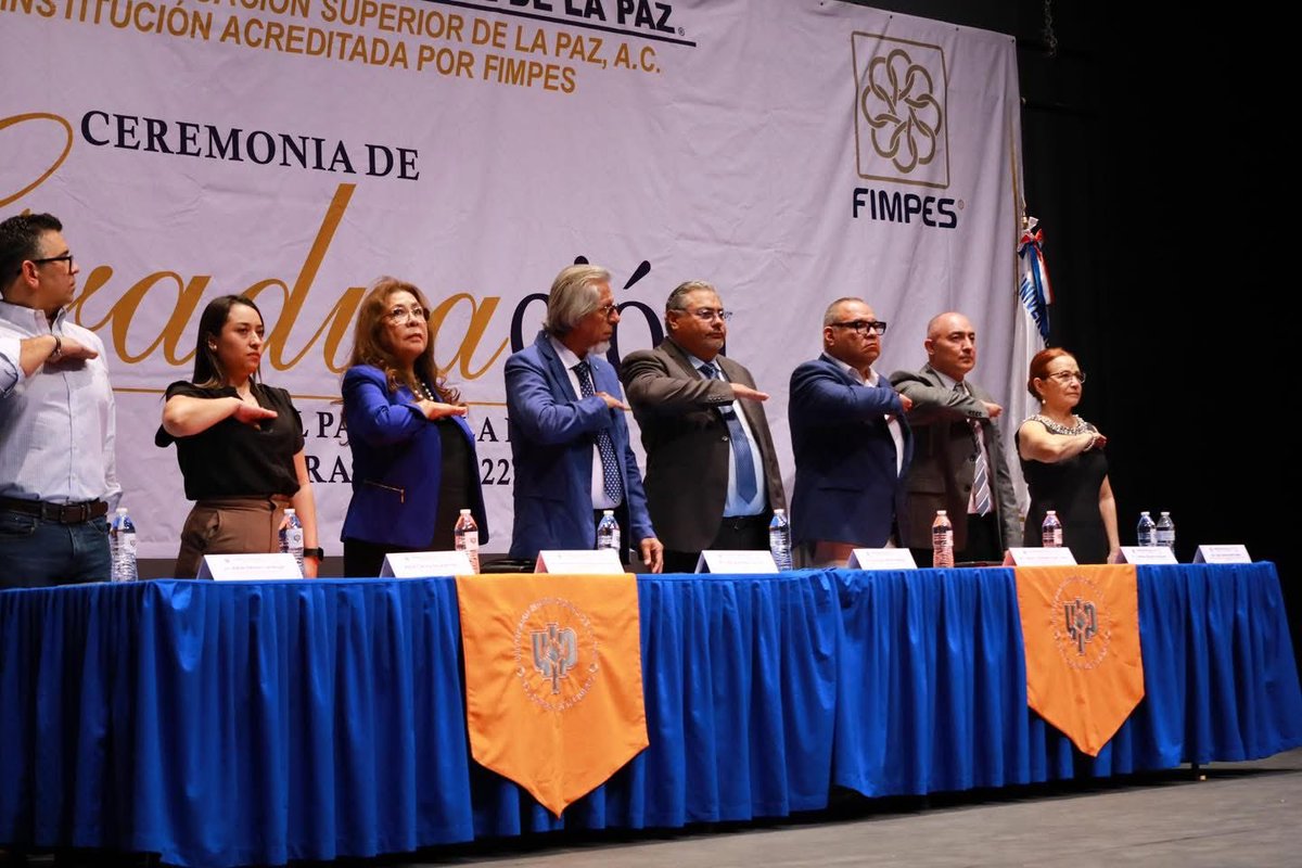 tribunalbcs's tweet photo. 🎓⚖️ #AgendaInstitucional | El Magistrado Cristhian Gilberto Rodríguez asistió a la Ceremonia de Graduación y Paso de la Luz de la Generación 2022–2025 de la Universidad Internacional de La Paz, un acto solemne que marca el cierre de una etapa formativa y el inicio del ejercicio profesional de las y los egresados.

✅ Durante este significativo evento académico, se reconoció el esfuerzo, la constancia y la preparación de quienes culminan su formación, reafirmando la importancia de la educación como pilar fundamental para el desarrollo social y la construcción de instituciones sólidas y comprometidas con el bienestar de la comunidad.🤝📘
.
.
#AgendaInstitucional #PoderJudicialBCS #FormaciónProfesional #Educación #PoderJudicialPresente