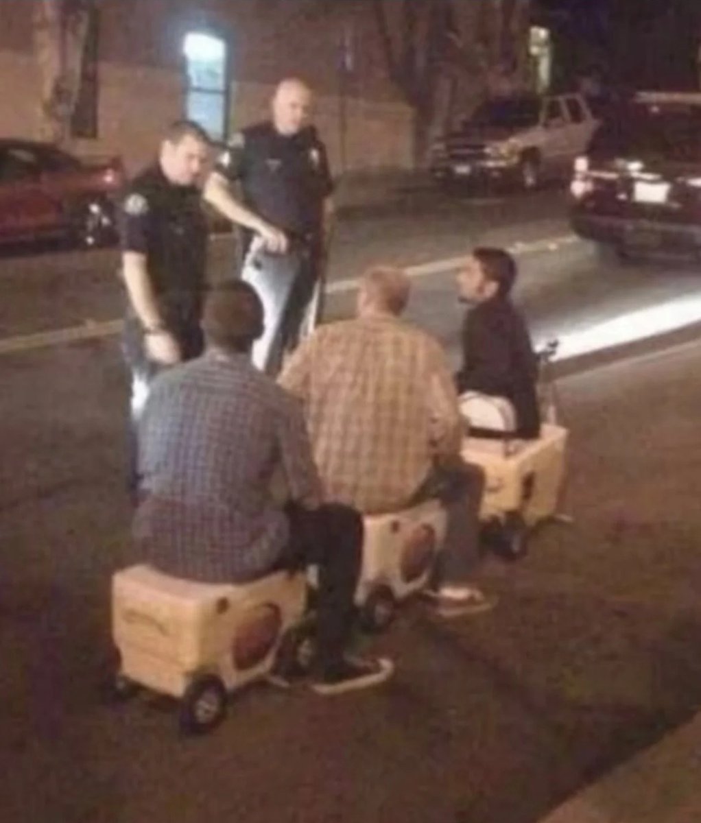 What seems to be the problem officer?

Cre: 被作业袭击了好想画画

#ZenlessZoneZero #ゼンゼロ #ZZZ