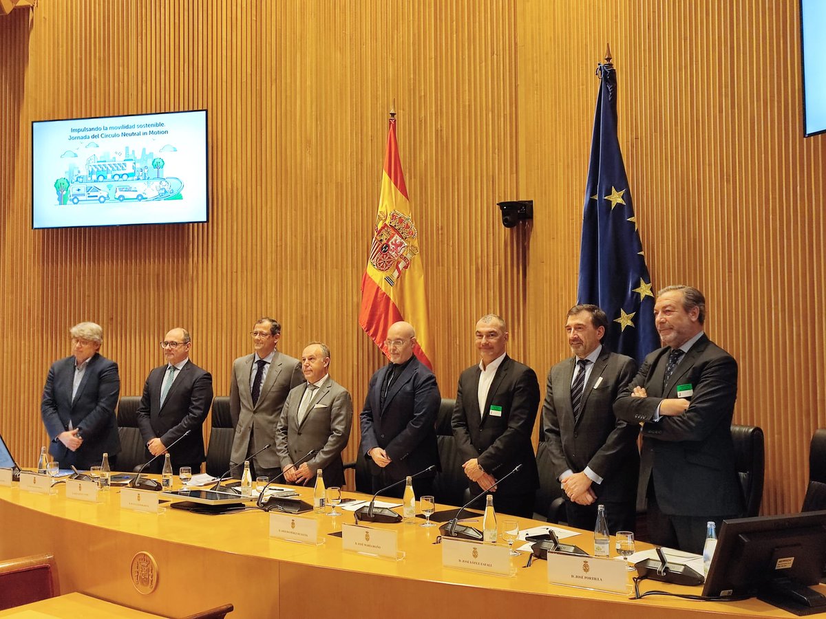 sernauto's tweet photo. 🚘🌍¡Hoy estamos en el Congreso de los Diputados, como parte del Círculo @NeutralinMotion, la alianza formada por 8 asociaciones de la automoción, desde la que se promueve la movilidad sostenible y la descarbonización! #NIM #NeutralInMotion #MovilidadSostenible🧵 https://t.co/zQhdZFLcnN