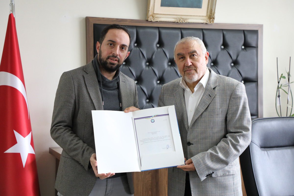 BiMedya_'s tweet photo. Fakültemiz Tefsir Anabilim Dalı araştırma görevlilerinden Dr. Samed Yazar, Doktor Öğretim Üyesi kadrosuna atanmıştır.
Kendisini tebrik ediyor, yeni görevinde başarılarının devamını diliyoruz. @sametyazar https://t.co/BxpNxW2teh