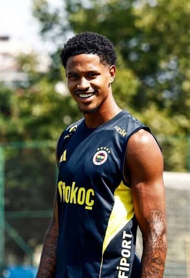 Bu sevimsiz pisliğe kırmızı gösterilmemesi için emir çok yüksek yerden herhalde 
<a href="/TFF_Org/">TFF</a> 
<a href="/Fenerbahce/">Fenerbahçe SK</a>