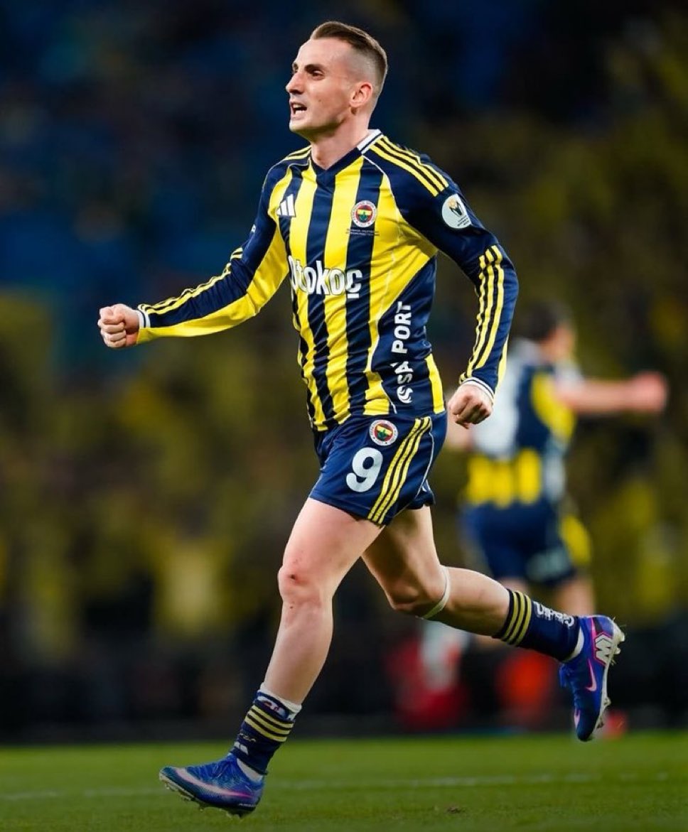 fikretbn's tweet photo. Kerem Aktürkoğlu 💙💛 https://t.co/gF0CUGgIdI