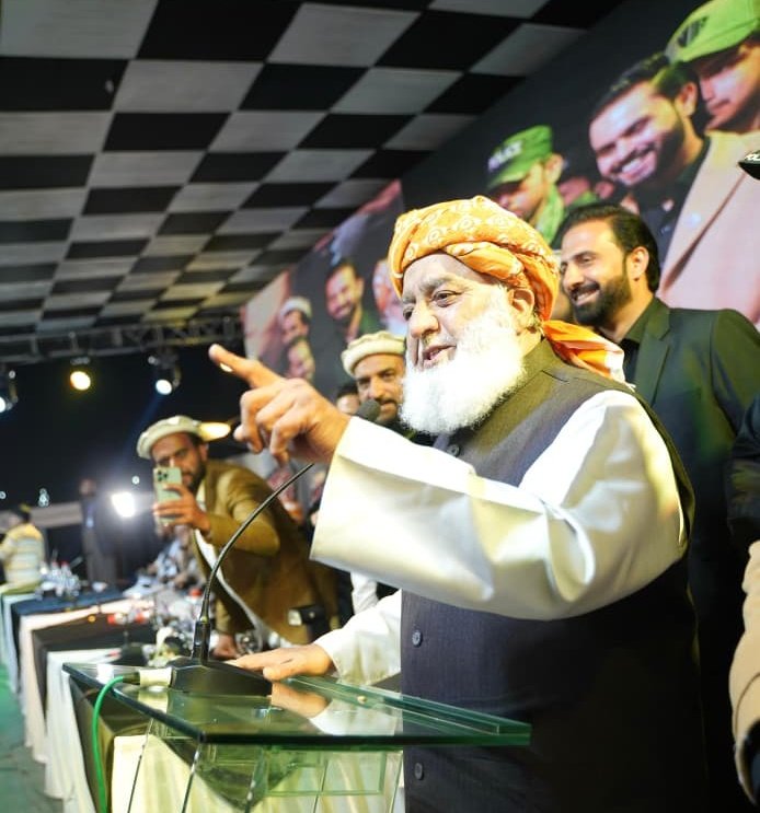 Sadaqat Khan tweet media