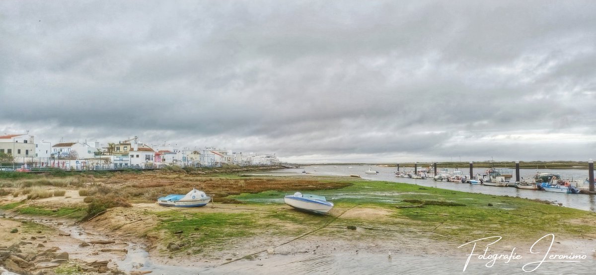 Het dorpje waar ik nu woon, #CabanasdeTavira in de #Algarve #Portugal, leek vanmorgen weer op een levend #schilderij ❤️🇵🇹🥰

#visitalgarve #visitportugal #Cabanas <a href="/visitportugal/">Visit Portugal</a>