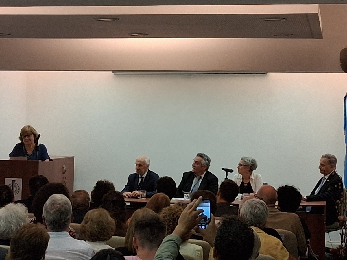 Academia Argentina de Letras tweet media