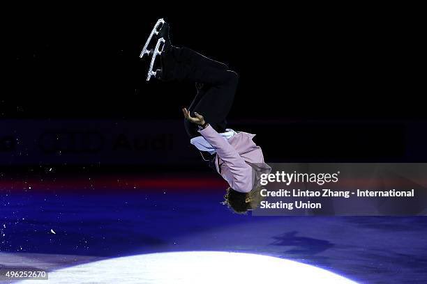 seeing people act like ilia is the first person to do a backflip meanwhile Surya Bonaly did it in the 1998 olympics and Eladj Balde has been doing backflips for the better part of a decade…. why does it suddenly become talked about when a white man does it…