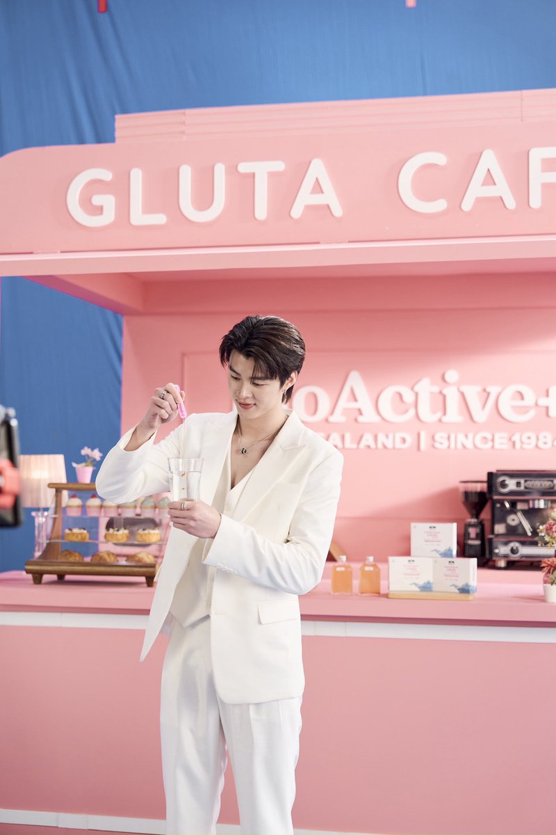 PST.หล่อๆๆน่ารักขนาดนี้ นฝต้องไปหาทานกันนะครับ💗💗 13 Feb 14.00-15.30น.เจอกันค่ะ
#BioActivexMeennicha 
#ConcentratedLiquidGluta
#BioActiveplus #BioActiveTH