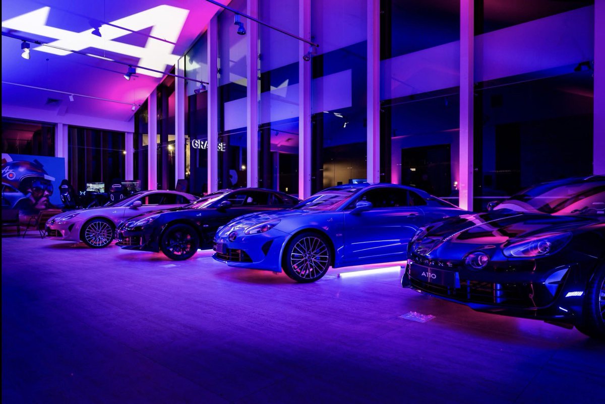 LOVELIGHT tweet media