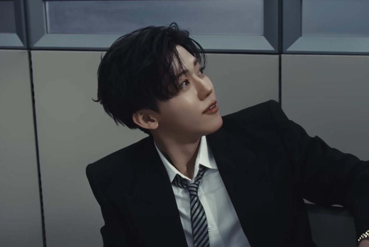 襟元は緩めずネクタイピンを付けてカッチリしてるジェノとワイシャツもネクタイもゆるゆるに着崩してるジェミン←この対比もサ〜〜〜〜…😭😭😭