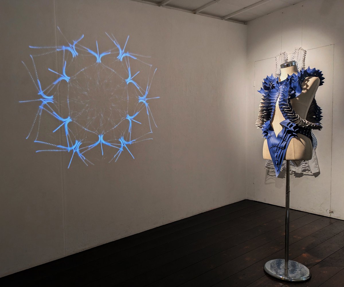 明日から
#森田樹 初個展
生物に内在する強度、仕組み、規則、美しさ、しなやかさをアート/ファッションに。
kunstarzt.com
