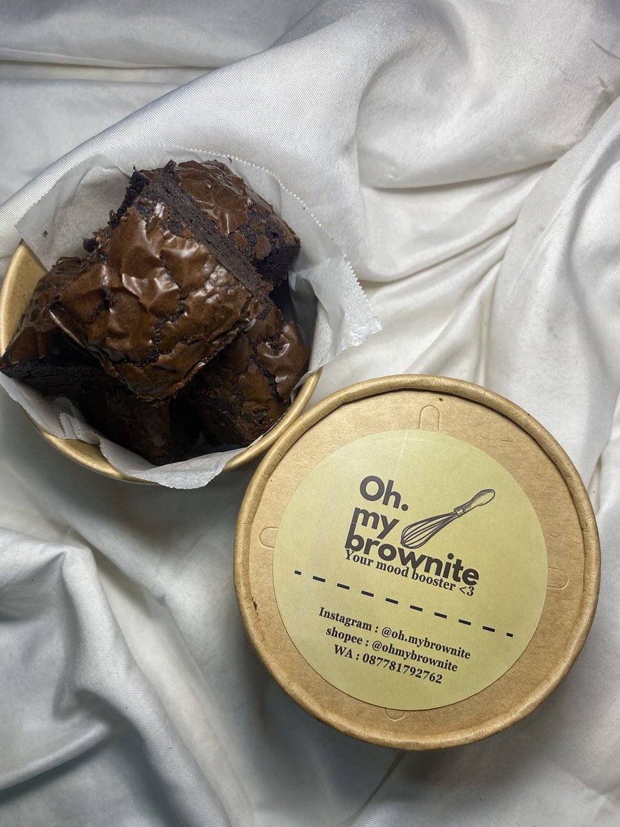 malamkuu's tweet photo. Gengs, aku open PO ice berg burnt cheesecake 25.000/slice &amp; 45.000/2 slices. Ada juga brownies cup 27.000/cup. Ready hari Rabu, 11 Feb
📍Cijantung, Pasar Rebo-Jakarta Timur 
WA https://t.co/bmou2ZgTI5 https://t.co/zciOLsj2eB