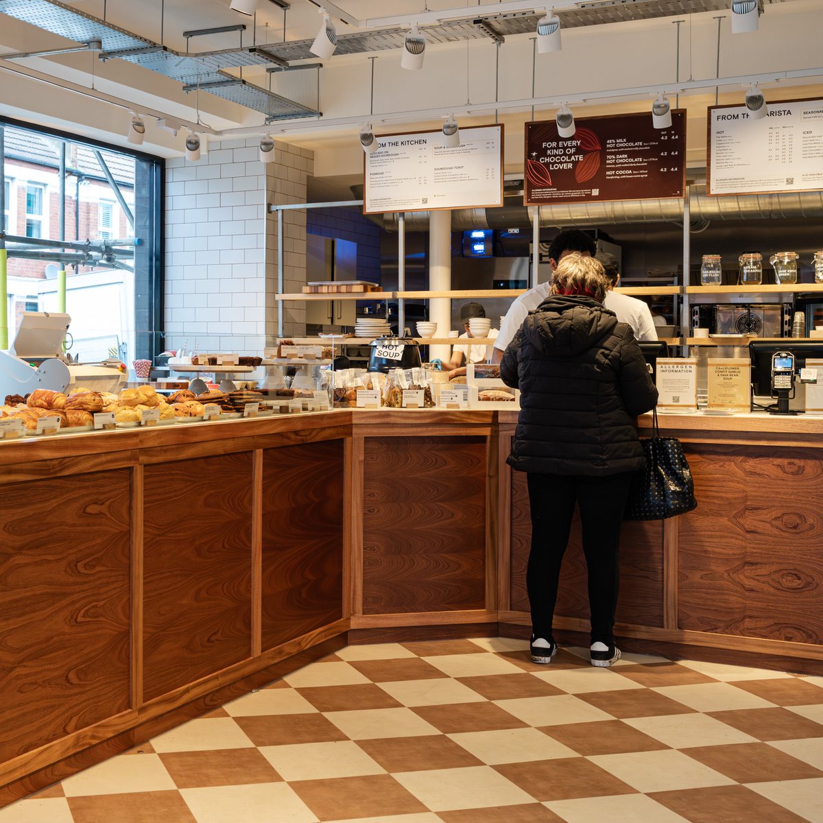 caterglobe's tweet photo. Gail’s is now open at Tooting Broadway. This site blends timber tones and natural light to match the local vibe. As their supplier for 10 years, we delivered and commissioned all equipment in one day.

Need efficient fit-outs? Talk to us. #Gails https://t.co/hRXCgbRc61