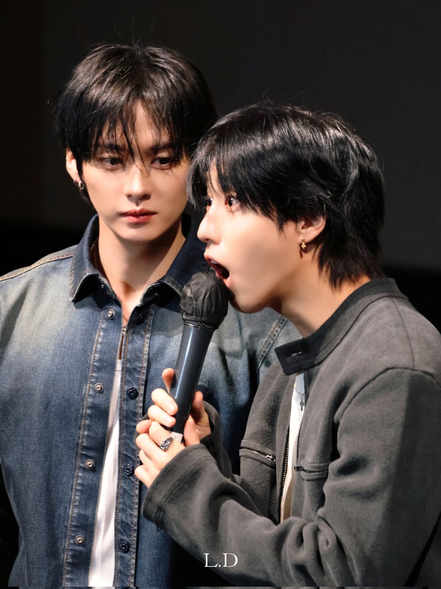 260206 CGV 무대인사
보따람지 ㅋㅋㅋ 🫰🏻 🐰🐿

#Leeknow #리노 #Han #한 
#Straykids #스트레이키즈