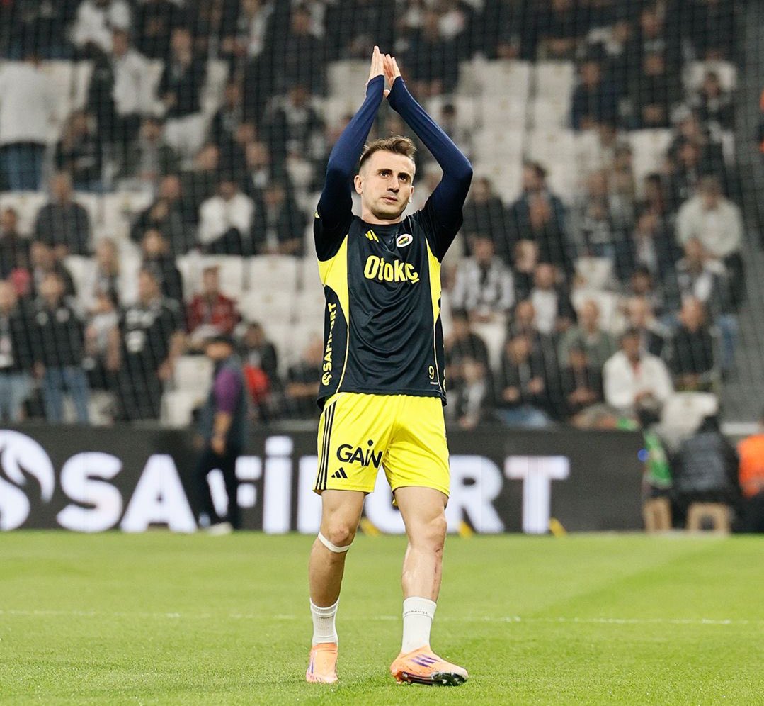 Bugün tribünlerin görevi net.
Isınmaya çıkan Kerem ve Fred için, Medyaya inat, algılara inat, herkese inat tam destek vereceğiz. Tribün susarsa konuşurlar, tribün birleşirse herkes susar.