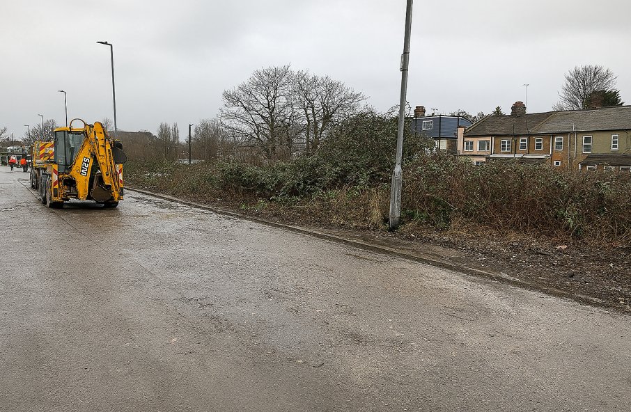 lbbdcouncil's tweet photo. ‼️24 tonne fly-tip cleared on Knightsbridge Road‼️
A giant fly-tip on Knightsbridge Road, Barking was cleared this weekend - it was so big our teams needed a skip lorry, JCB AND grab lorry to remove it.
We’re clearing it, enforcing it, and working for a #CleanerBD https://t.co/Veuaad21Bw