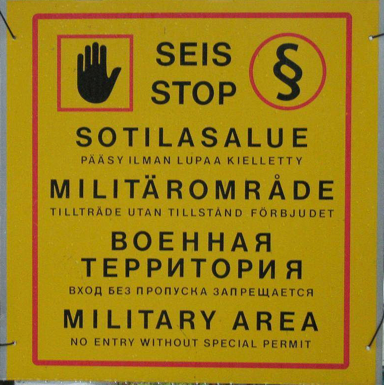 rannikkopr's tweet photo. Rannikkoprikaati tiedottaa: Retkiluistelijoiden ja muiden meren jäällä etenevien on hyvä muistaa, että sotilassaariin ja muille sotilasalueille nouseminen on yksiselitteisesti kielletty. Saarista esim. Rönnskär ja Mäkiluoto ovat RPR:n hallinnoimia sotilassaaria. https://t.co/Nn7pSRoLZY