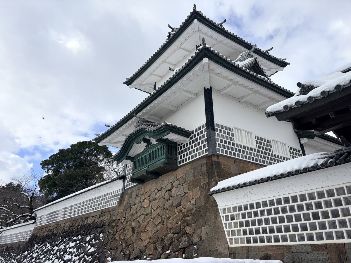 Yuug7210's tweet photo. 金沢城🏯（1枚目）
兼六園🌲（2,3枚目）
長町武家屋敷跡🏮（4枚目） https://t.co/9mfKK56wC4