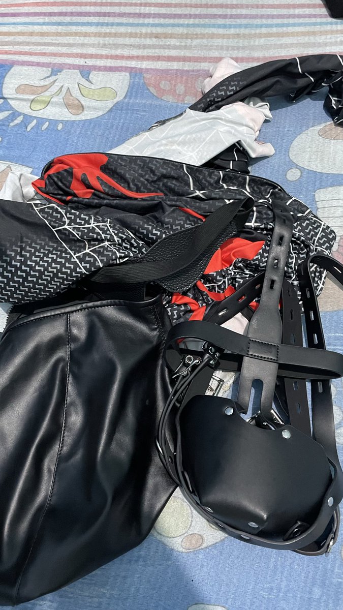 Bondageboyid tweet media