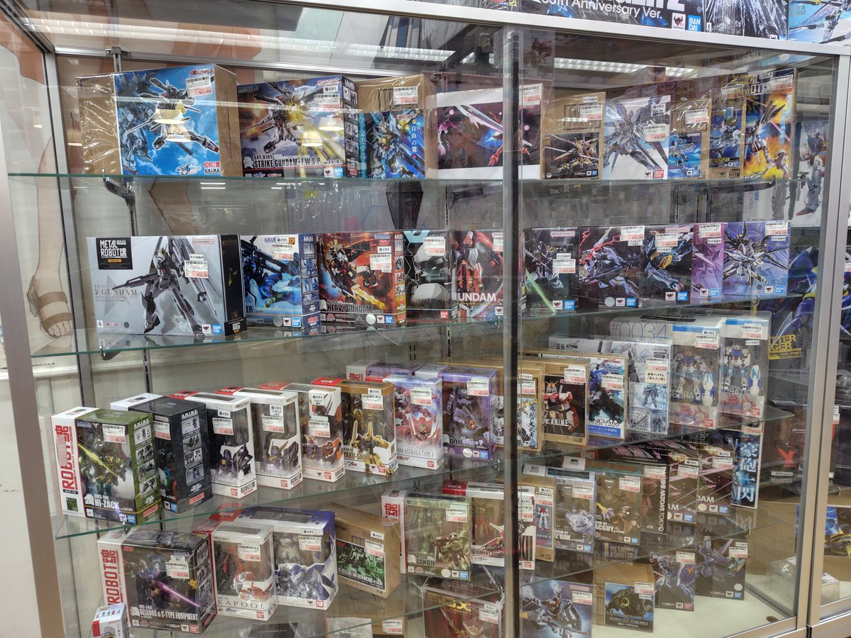 フィギュアの価格を見直しました！ この機会にお買い求め下さいませ