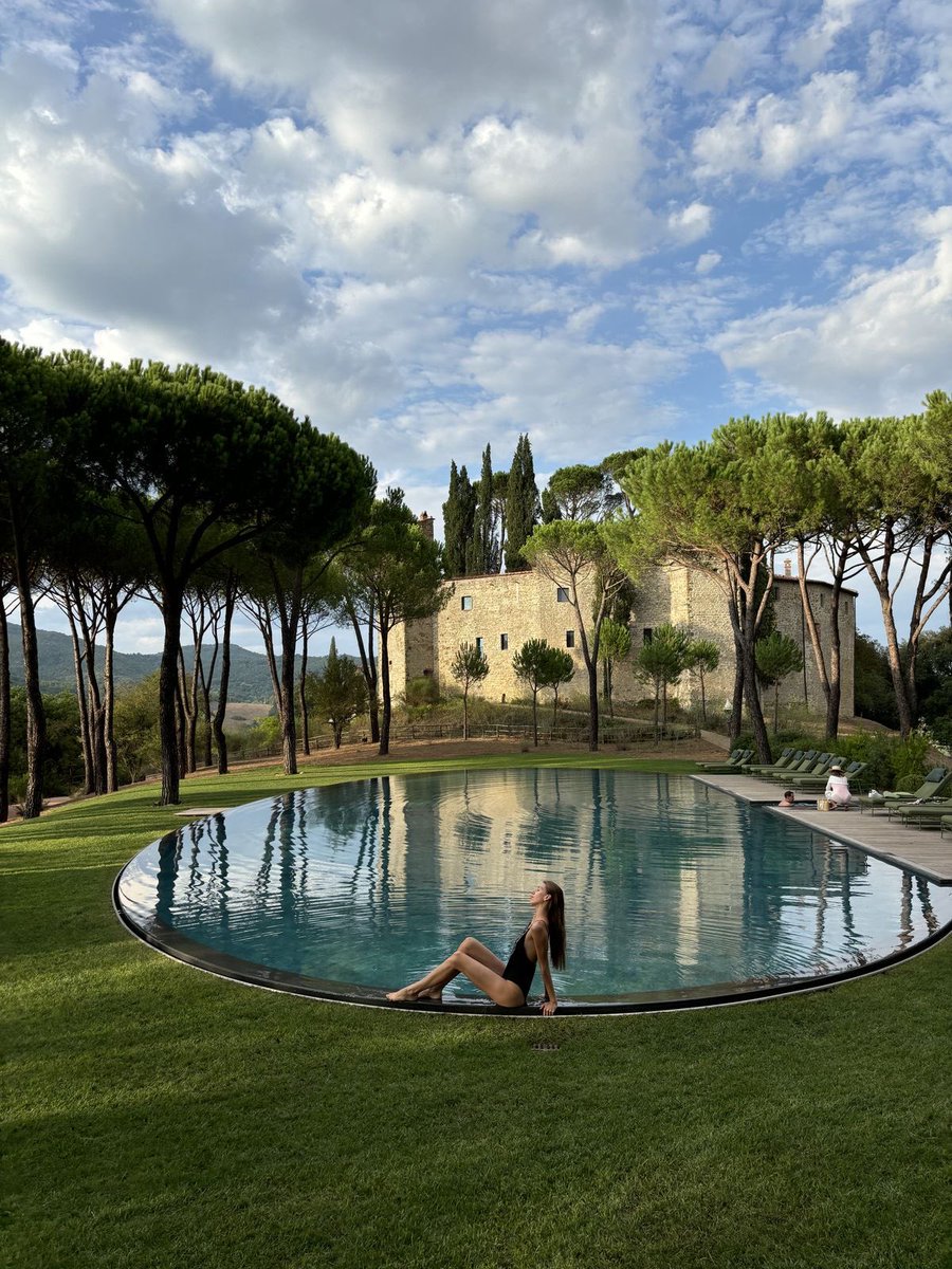classyladylife's tweet photo. Italian summer🤌🏻🇮🇹 https://t.co/HOGq3WI0Xi