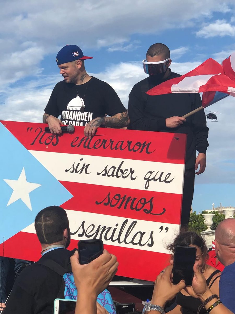 nomellamoo's tweet image. Me encanta esta publicación de Residente.

Dos artistas que le recuerdan a EEUU y al mundo entero que América es mucho más que la gente angloparlante, que un país únicamente, que es la conjugación de muchas costumbres, idiomas, lenguas, tierras.

instagram.com/p/DUhOoiYlDK7/…