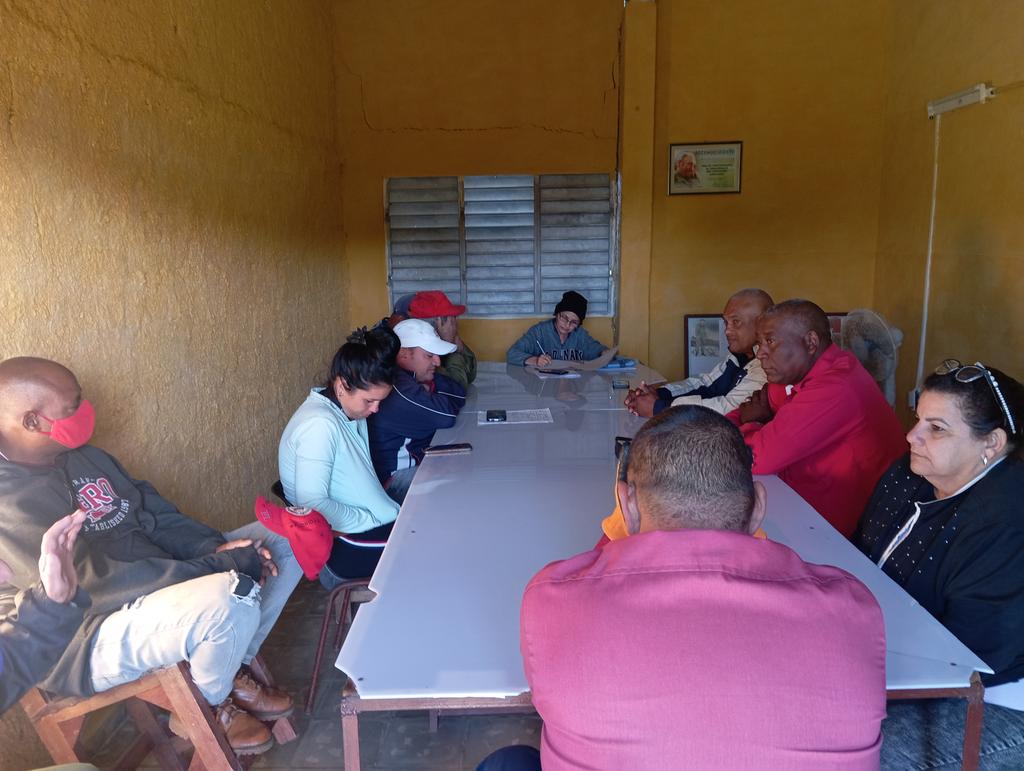 Hoy día 9 de febrero estamos realizando la reunión del núcleo del PCC de nuestro centro donde se aborda los temas de la actualidad y como vamos a enfrentar la situación q tiene el país hoy