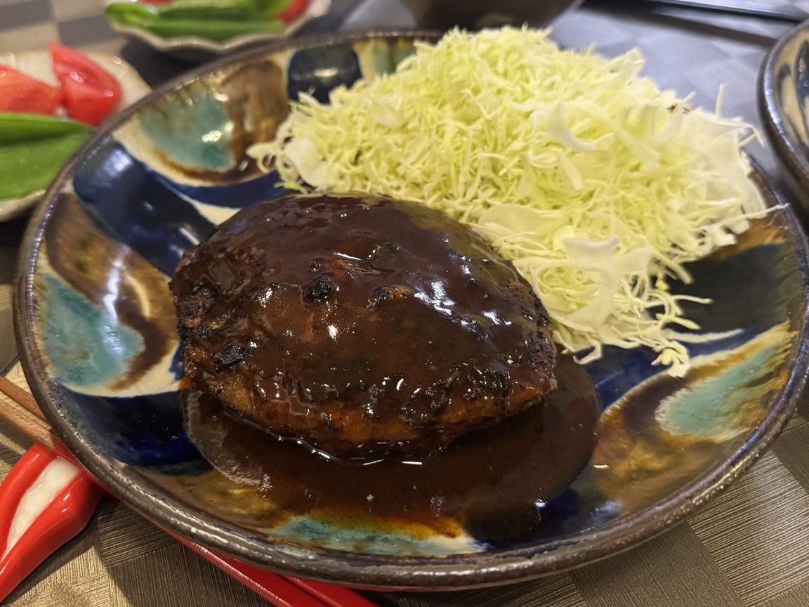 今夜はシェフになりました😊🍴
玉ねぎたっぷりハンバーグ！